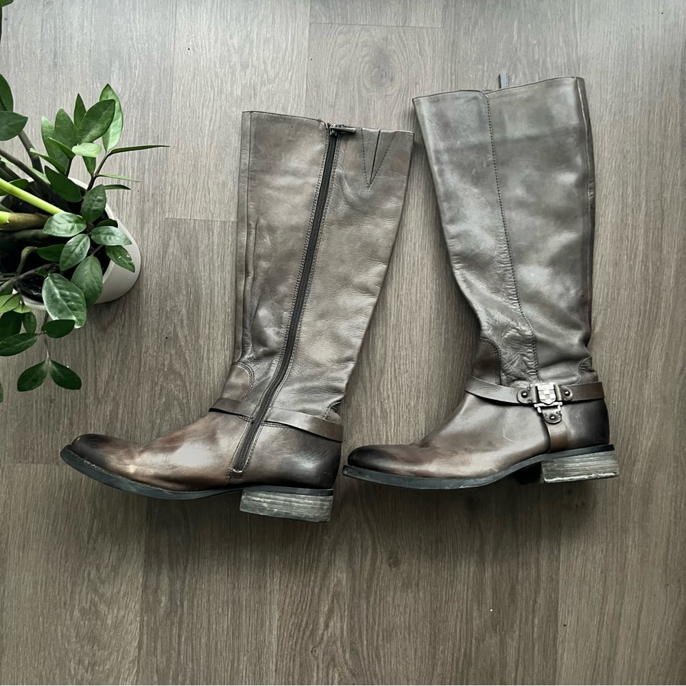 Vince Camuto Grey/Brown Leather Flat Boots